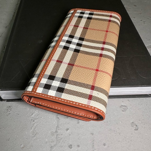 Burberry Check Continental Wallet - Picture 5 of 12